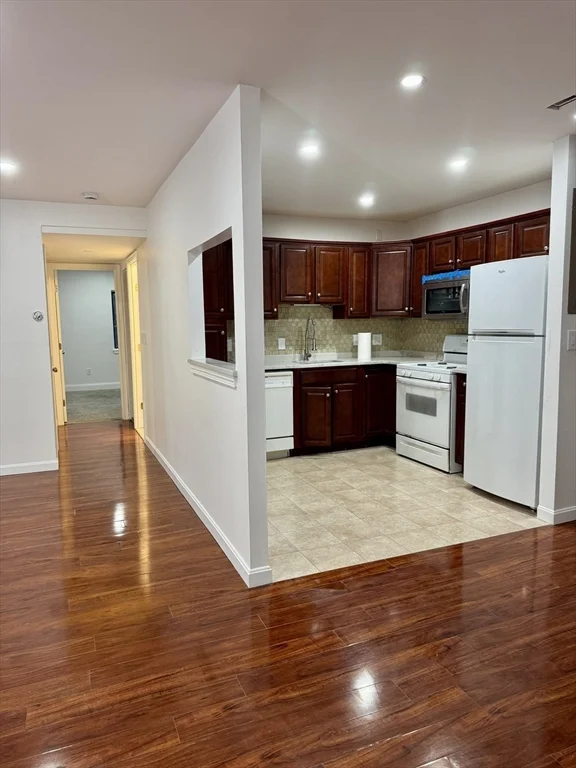 685 Oak St, Brockton