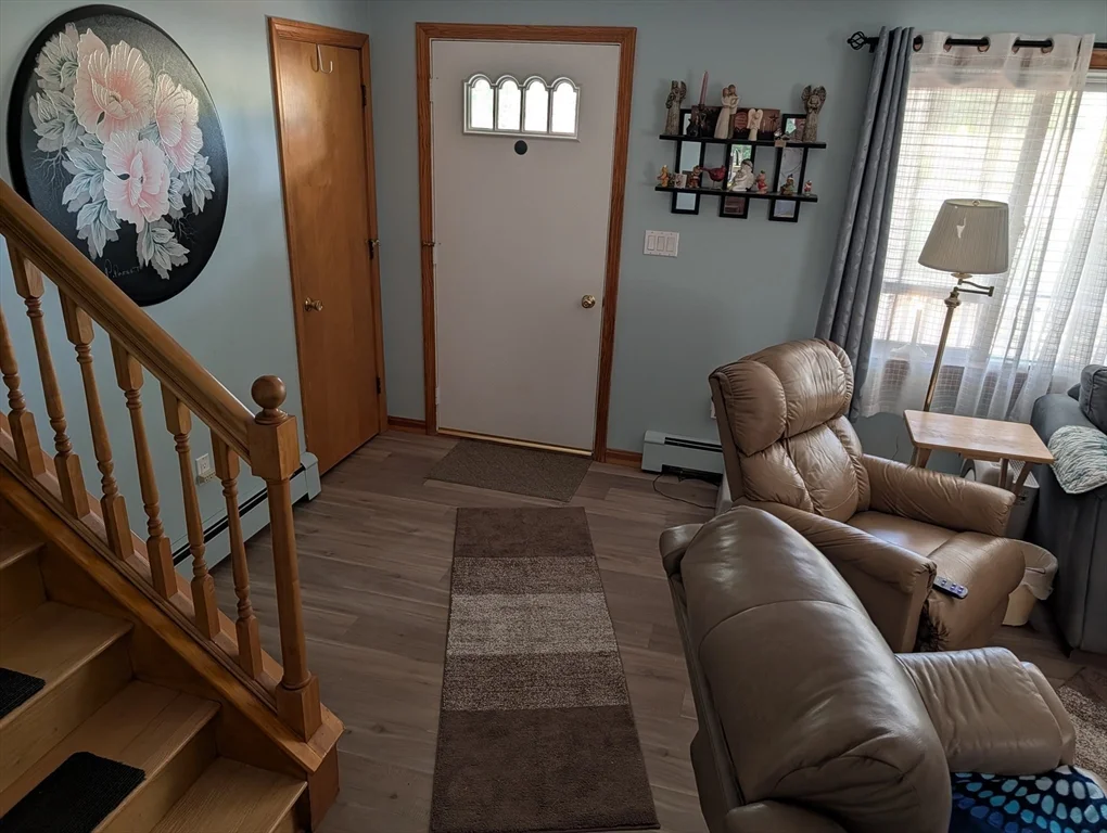 10 Sherwood Ln, Raynham