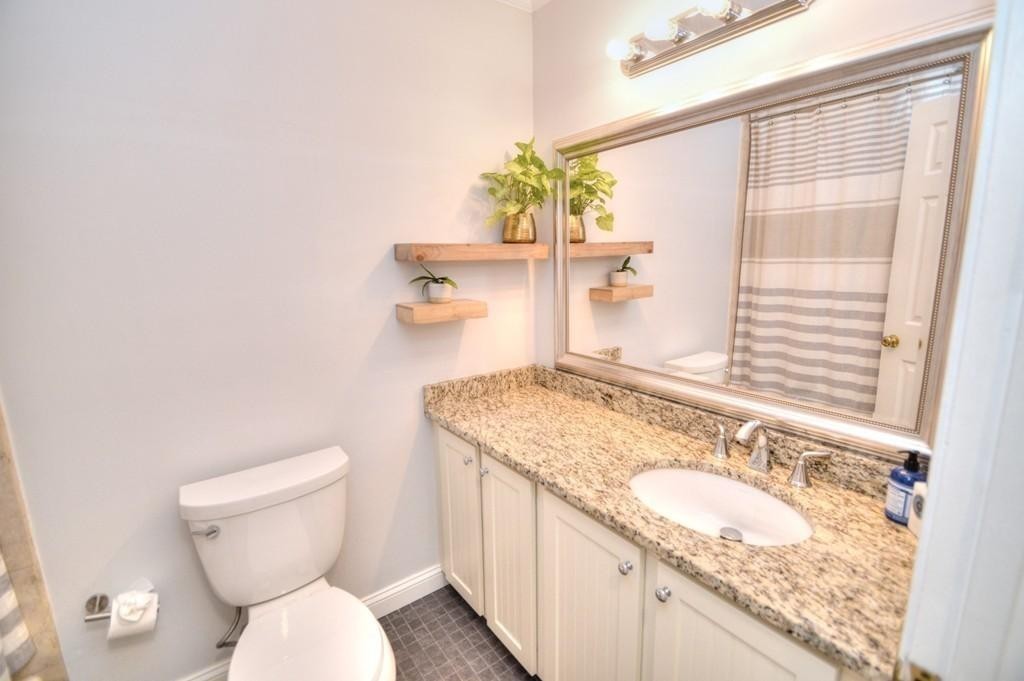 21 Main St, Charlestown