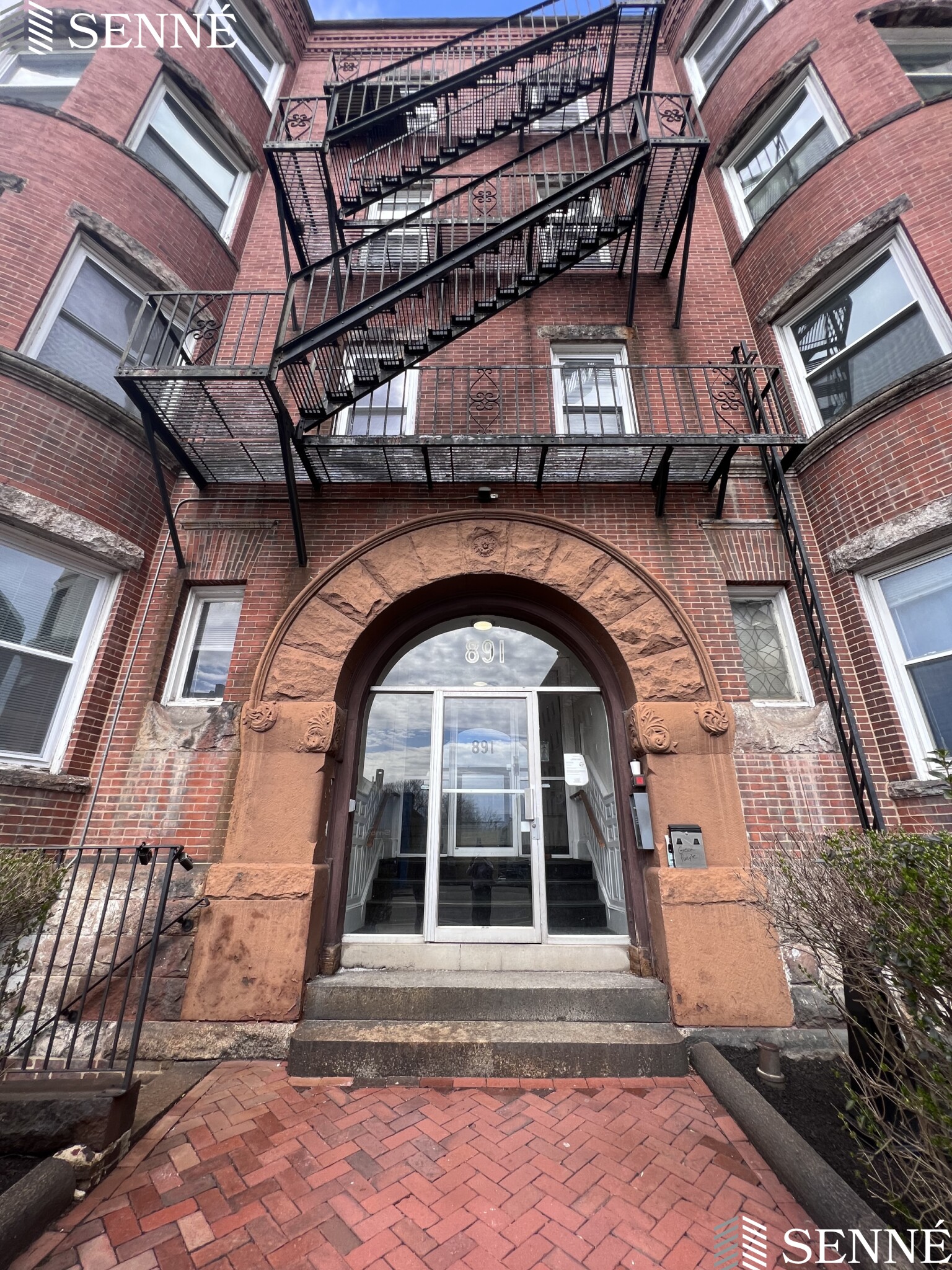 891 Massachusetts Ave, Mid-Cambridge