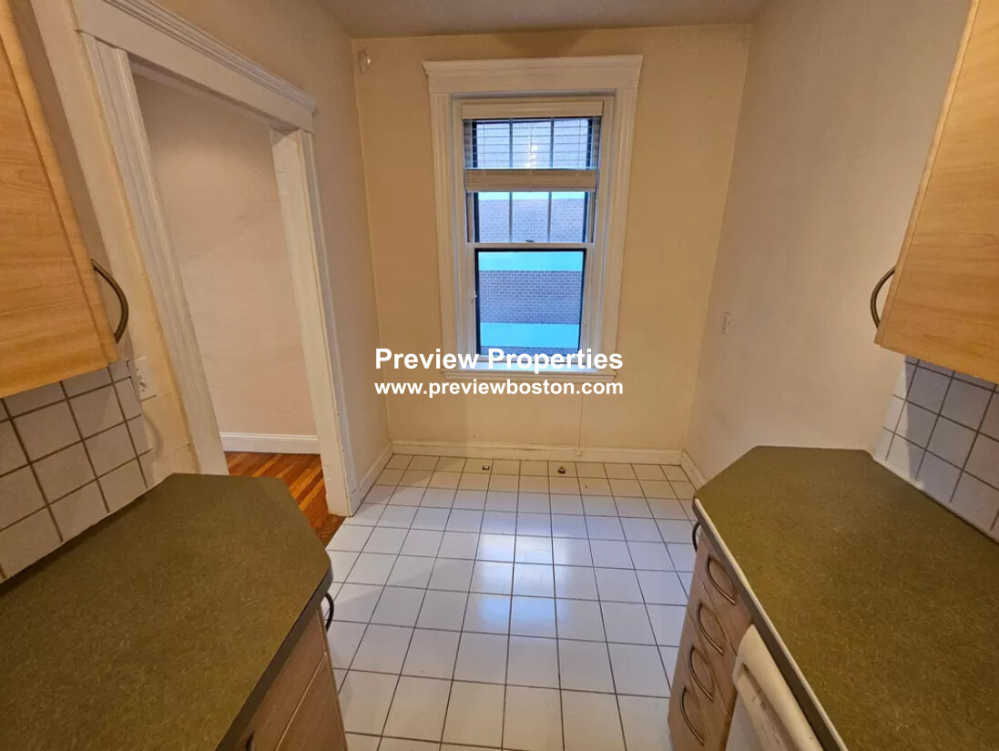 1945 Commonwealth Ave, Brighton