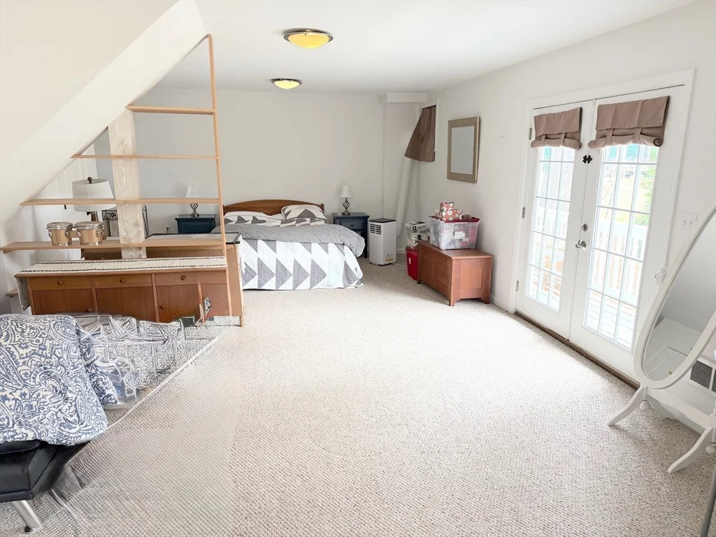 2 Wildflower Ln, Wayland