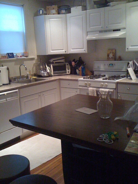 667 East 8th, South Boston