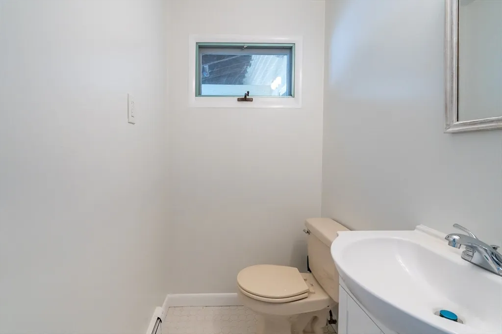 11 Maine Ave, Natick