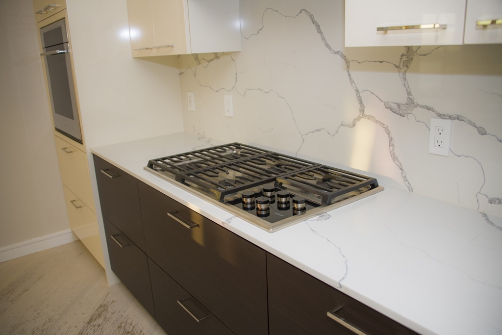 110 Broad St, Waterfront