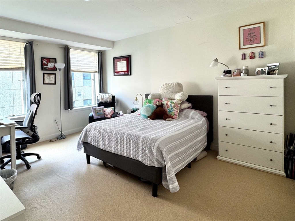 80 Broad St, Downtown