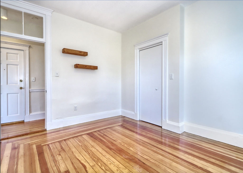 14 Holton, West Medford