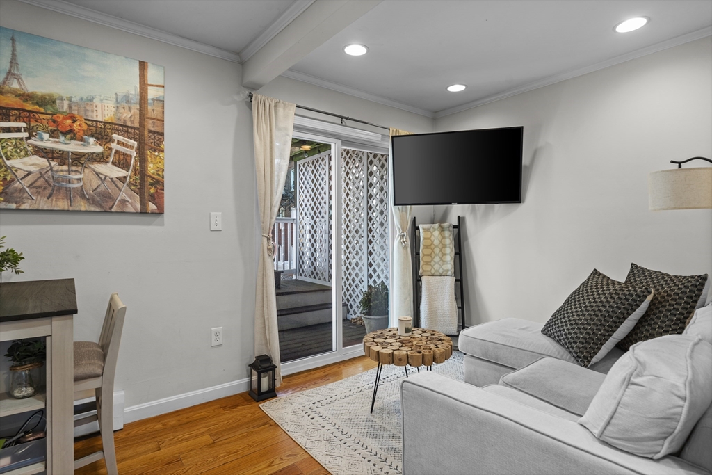 7 Burrill Pl, South Boston