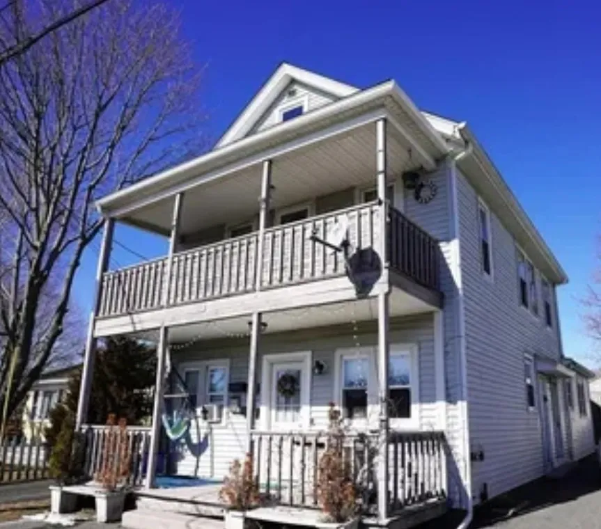 55 Railroad, Swansea