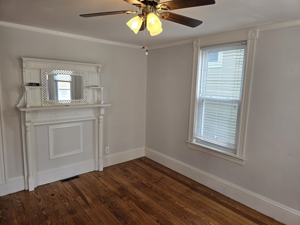 11 Arcola St, Jamaica Plain