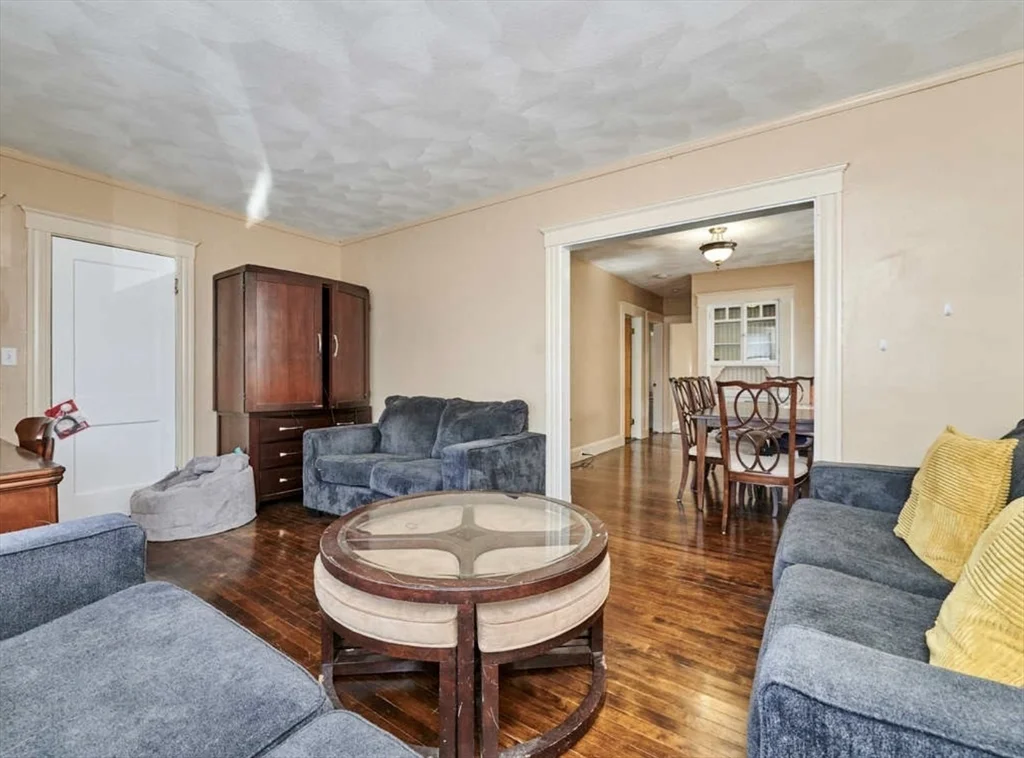 53 Fairfax St, West Somerville