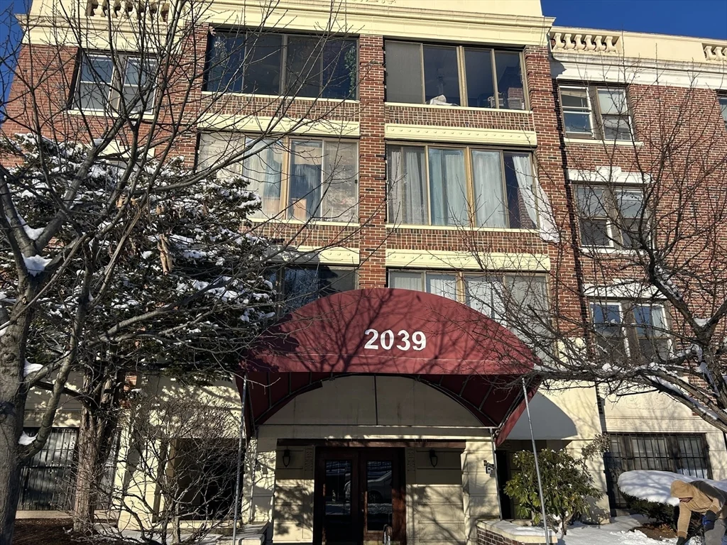 2039 Commonwealth Ave, Brighton