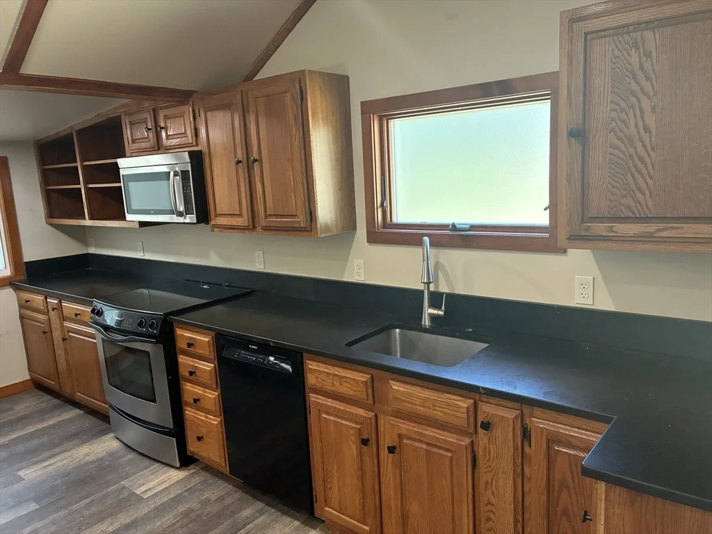 12 Summit Rd, Plymouth