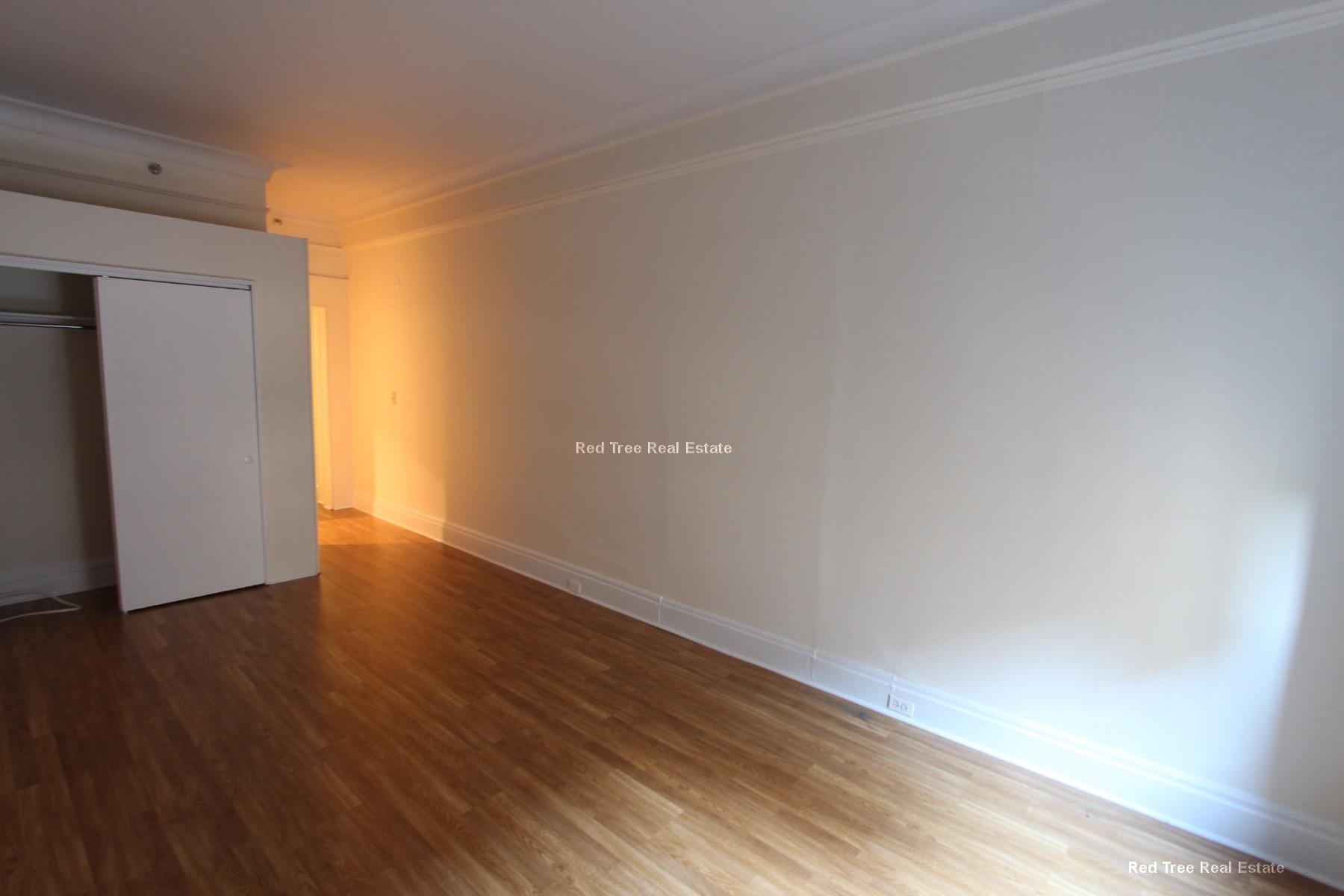 62 Boylston St, Midtown