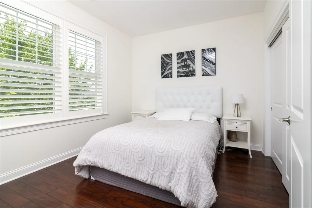 115 Halsted Dr, Hingham