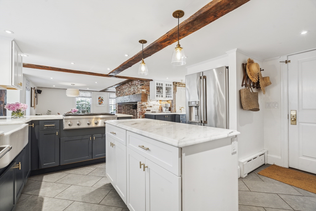 101 Elm St, Marblehead