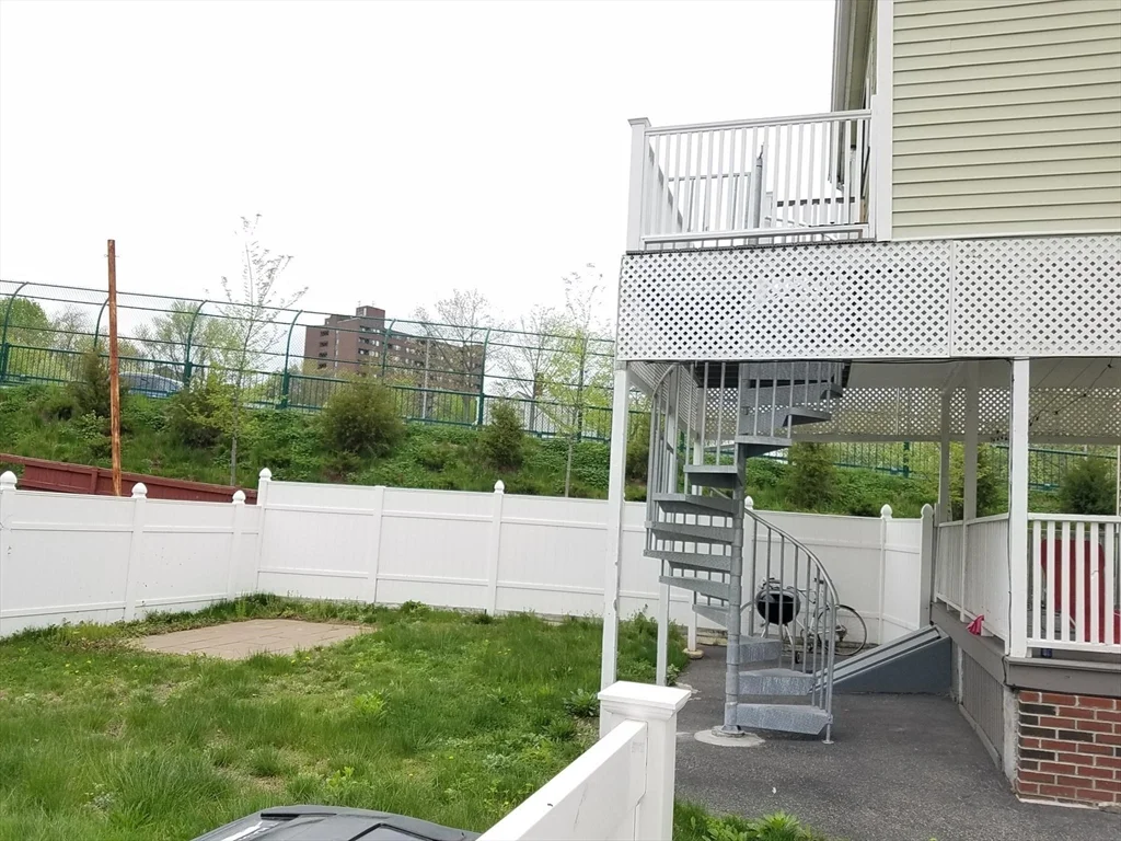 100 Flint, East Somerville