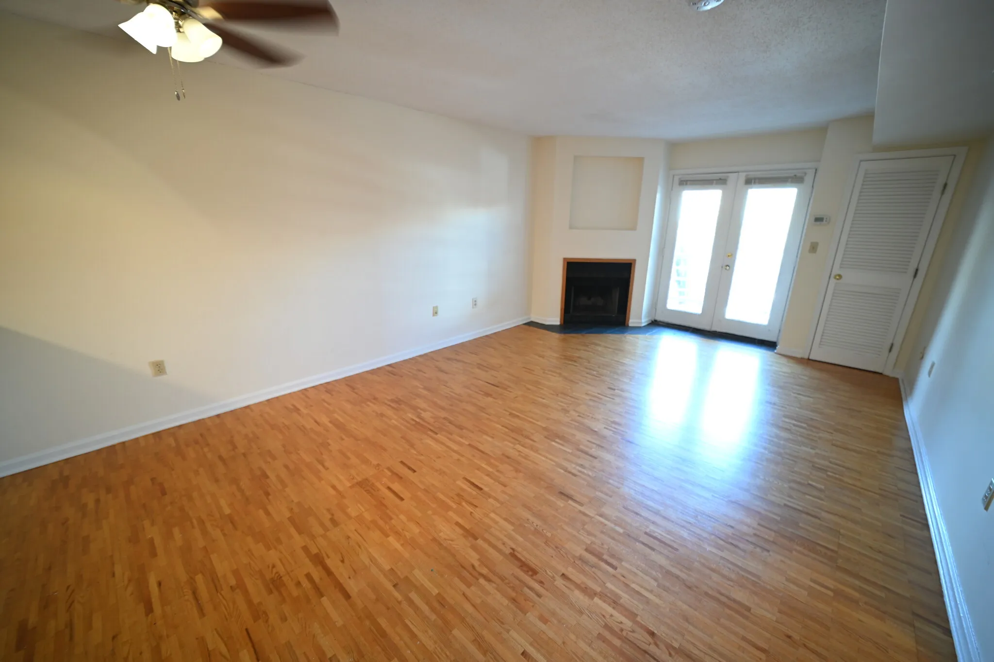 345 Franklin St, Riverside