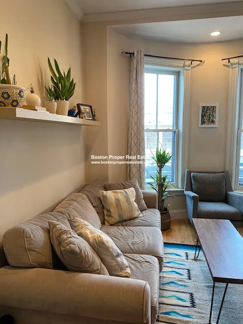 28 Montgomery St, South End