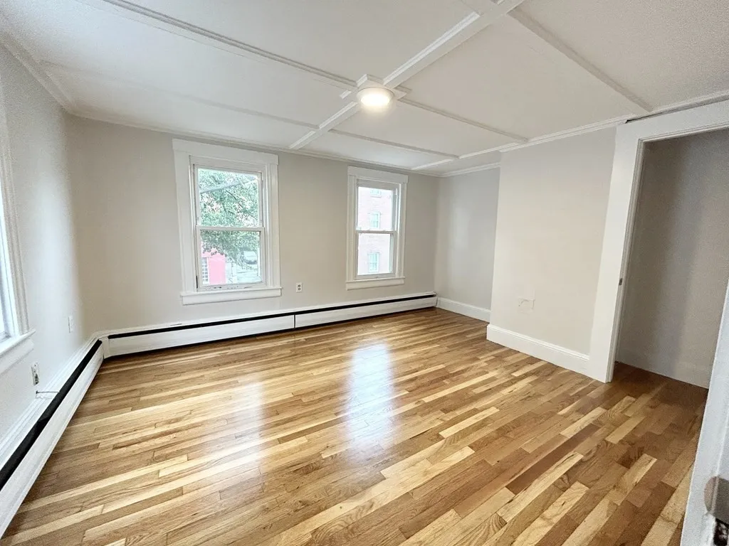 13 Saratoga, Boston