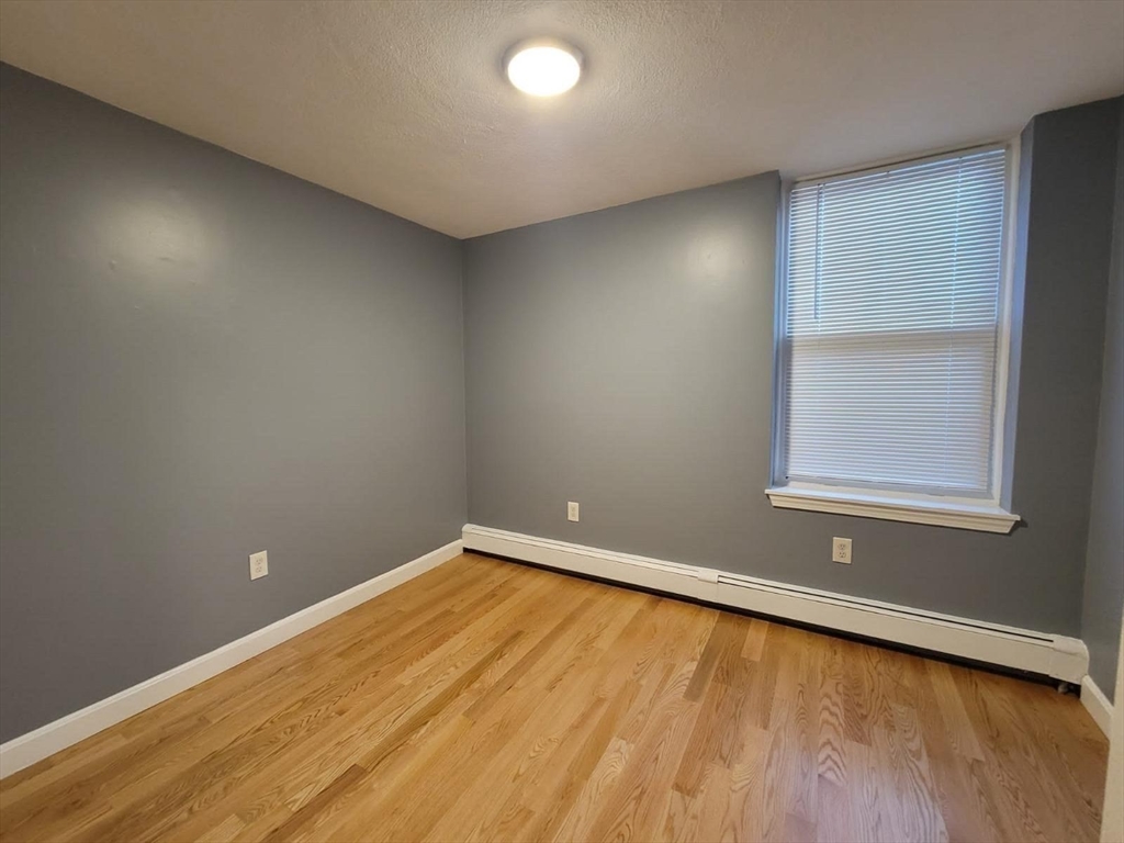 237 Chestnut St, Chelsea