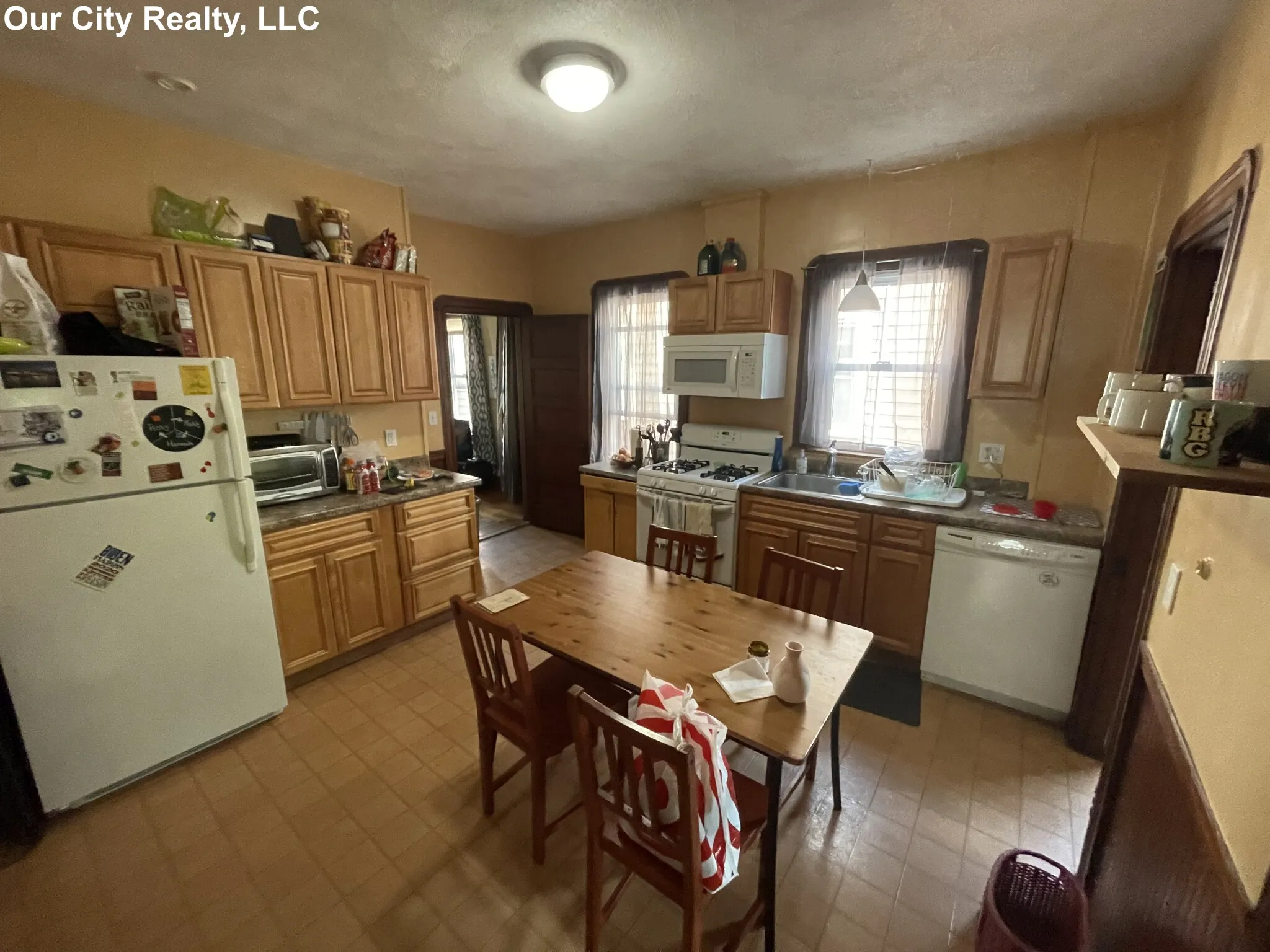 4 Aberdeen Rd, Powder House Square