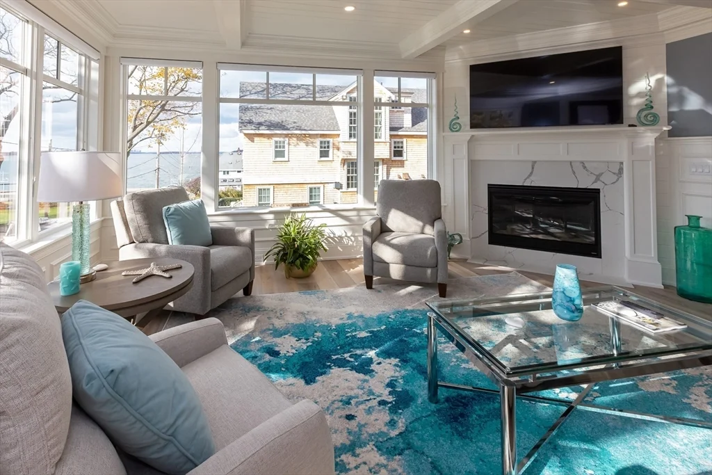 25 Cushing Ave, Crow Point