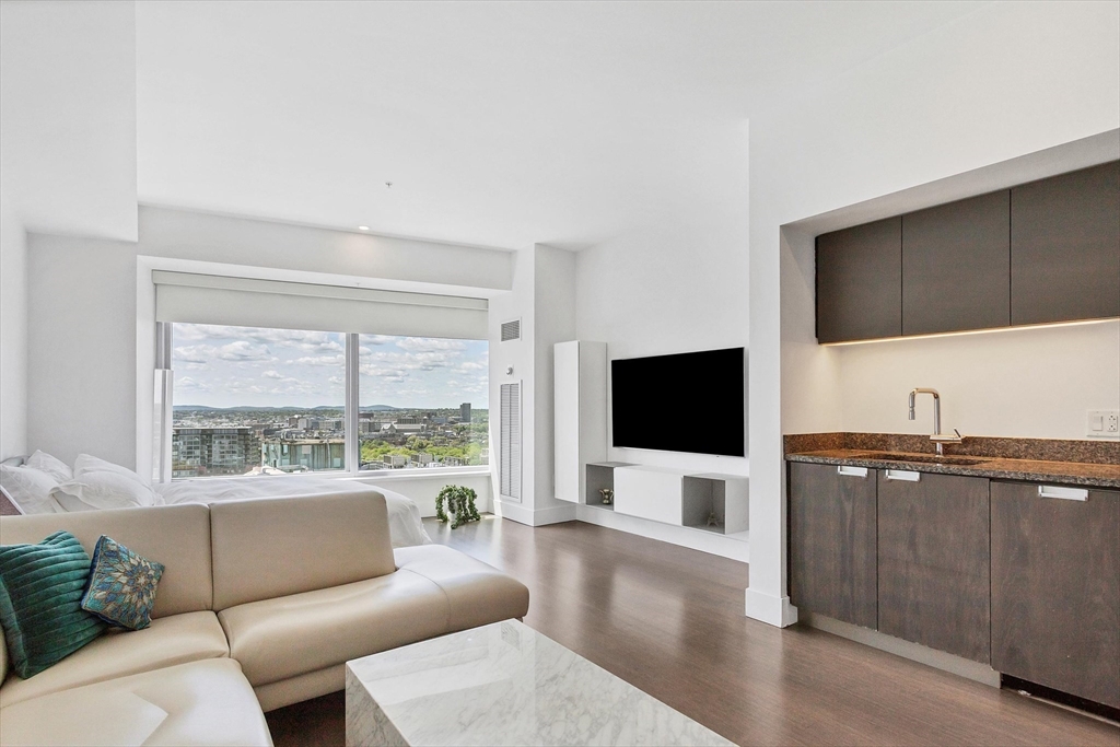 110 Stuart St, Downtown