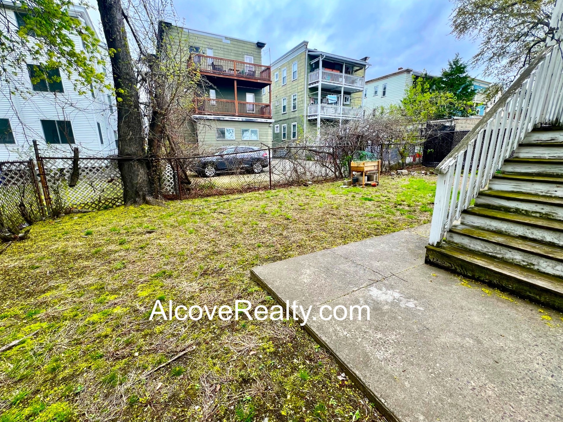 69 Raymond Ave, West Somerville