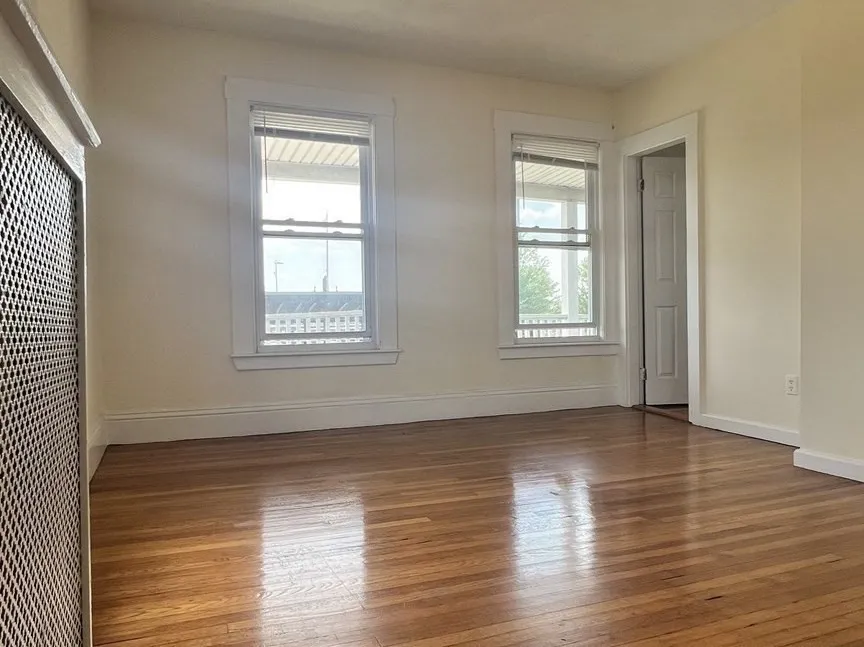 543 Broadway, Magoun Square