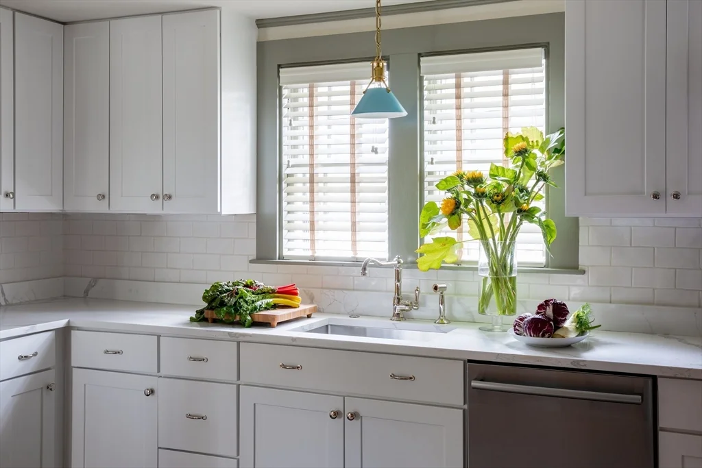 77 Sparks Ave, Nantucket