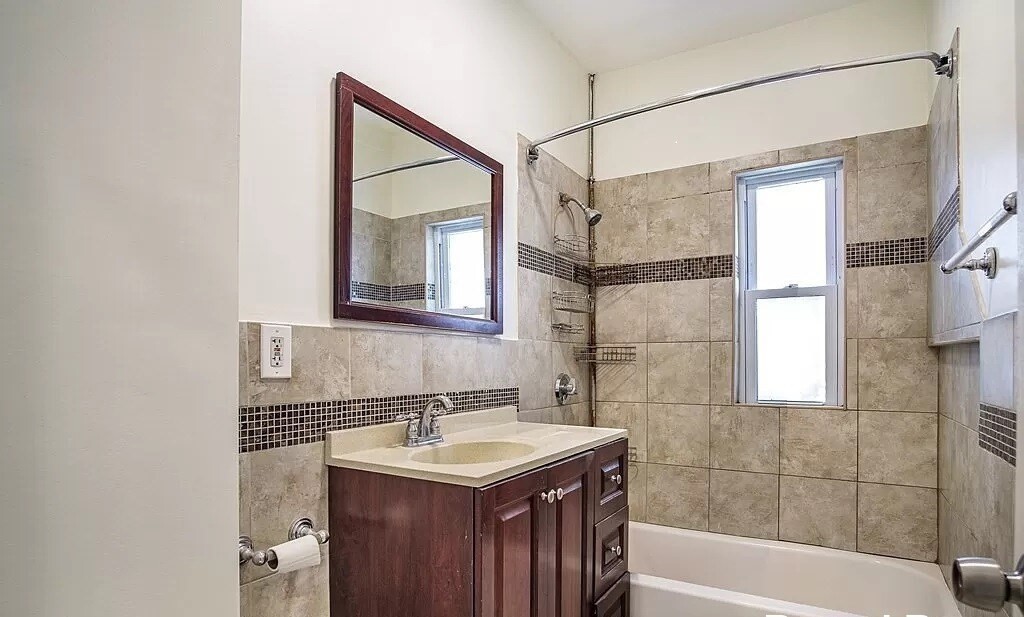 28 Moreland St, Winter Hill