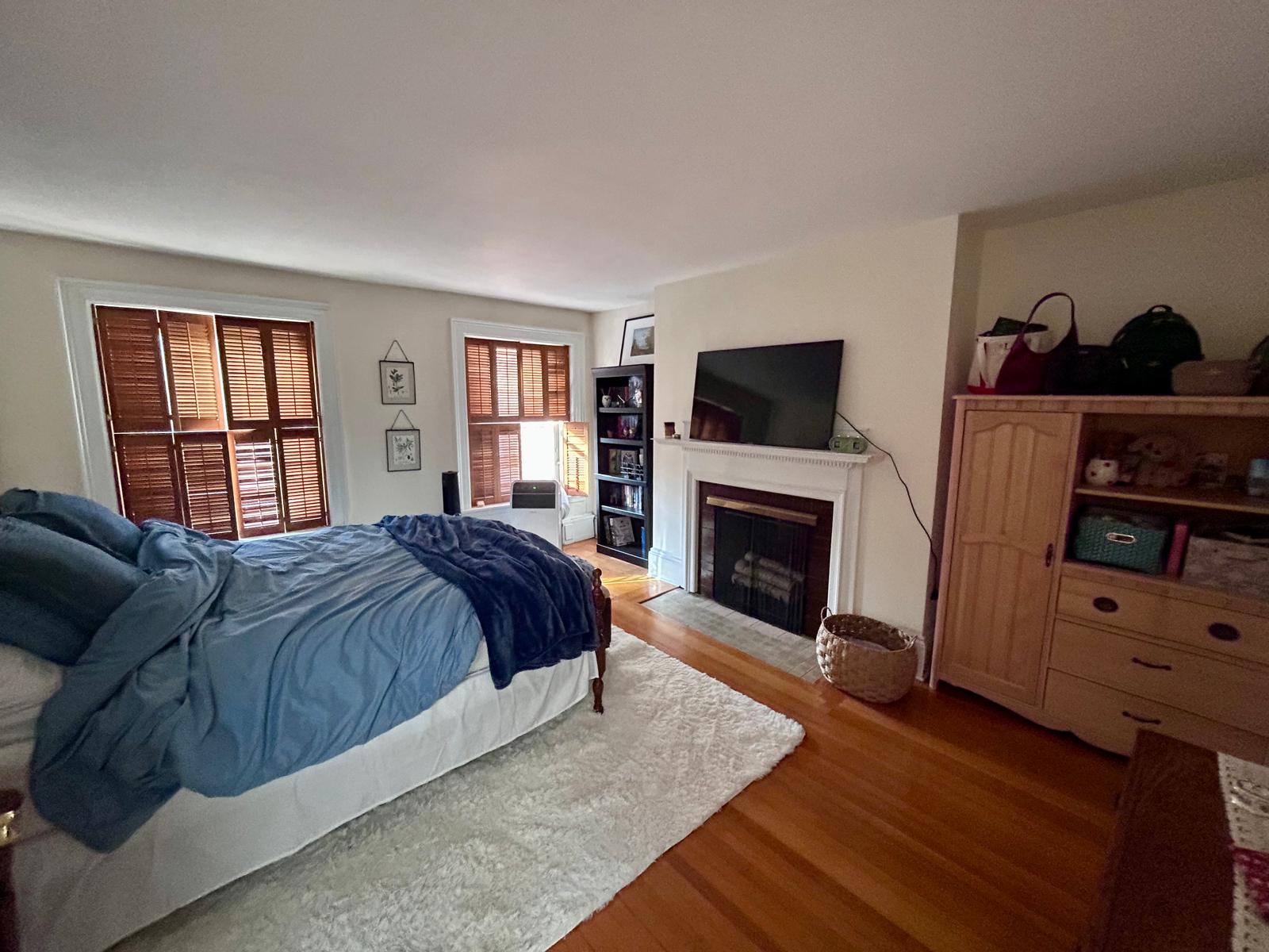 1712 Beacon St, Brookline