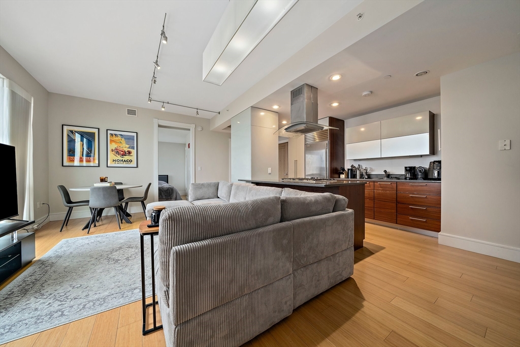 45 Province St, Midtown