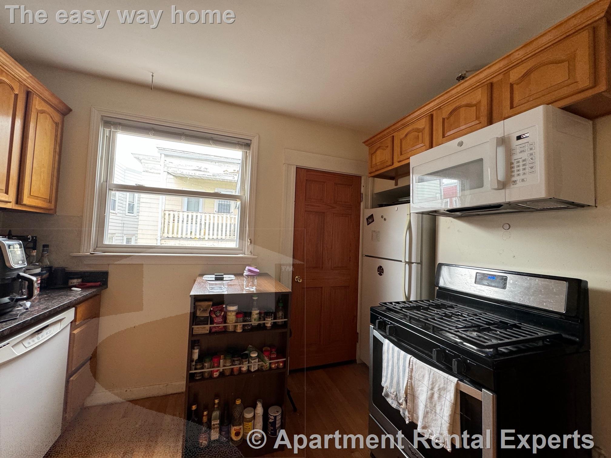 33-35 Magnus Ave, Ward Two