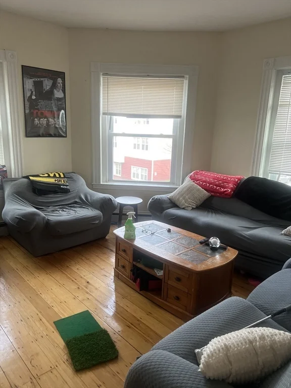 111 H St, South Boston