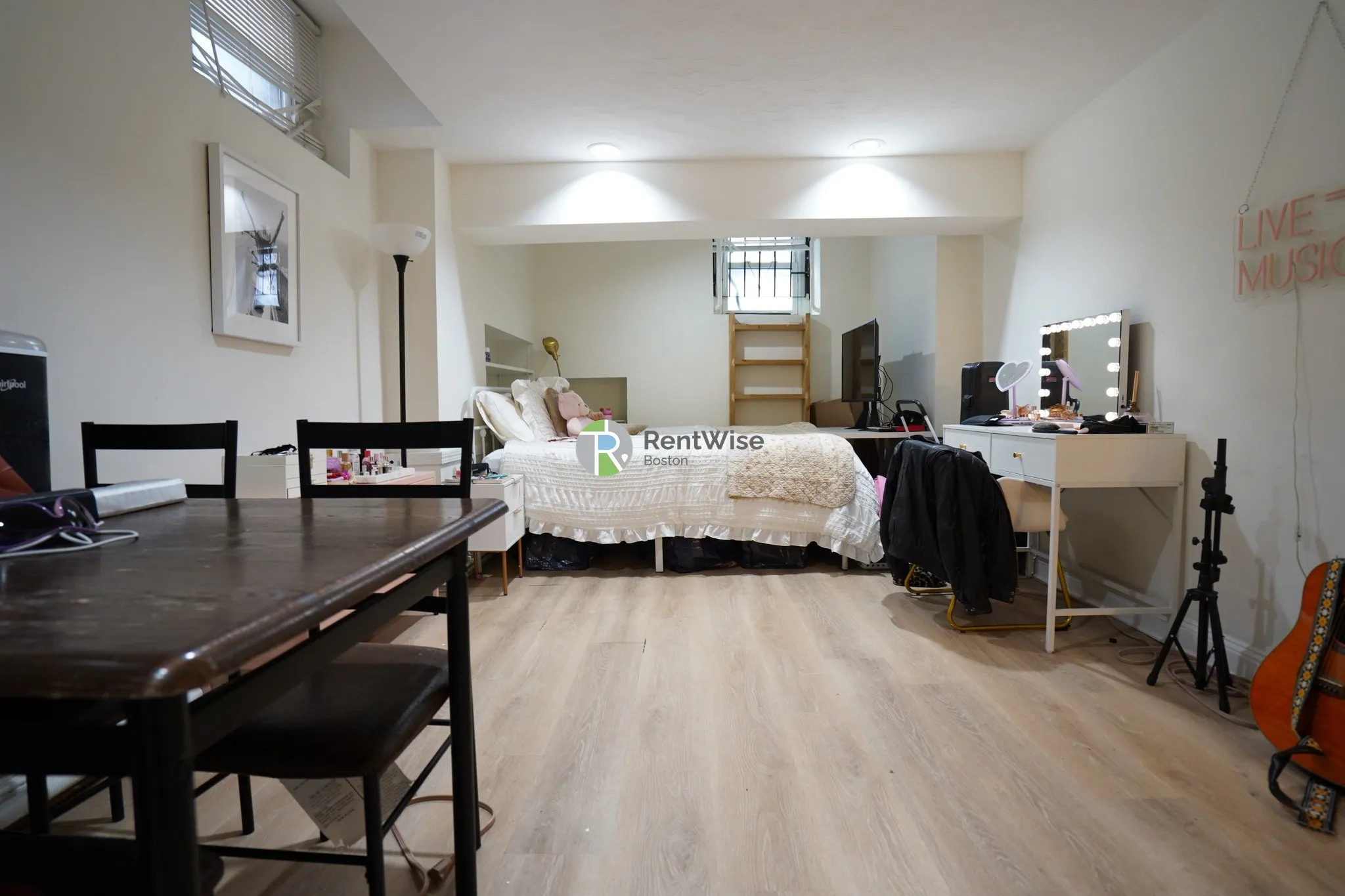 304 Berkeley St, Back Bay