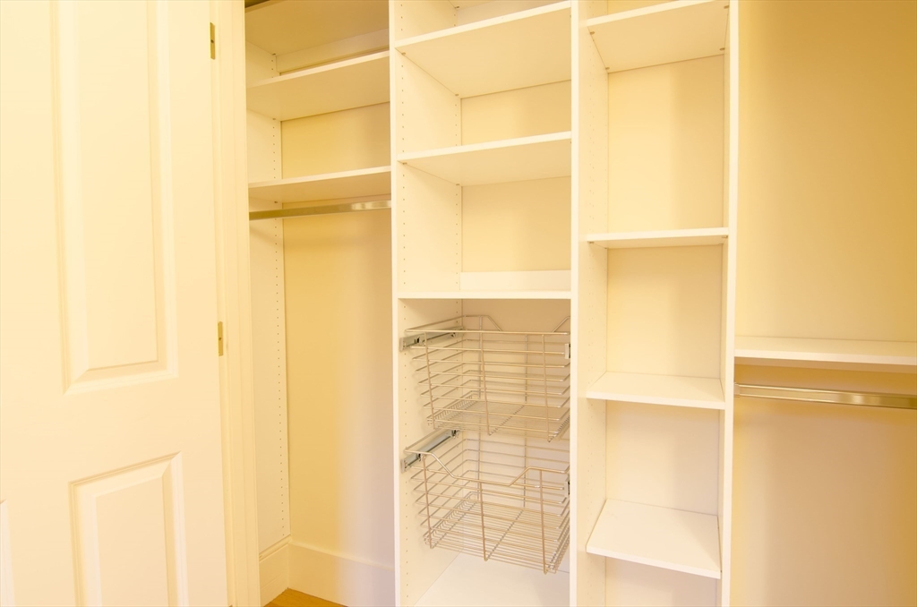 404 Marlborough St, Back Bay