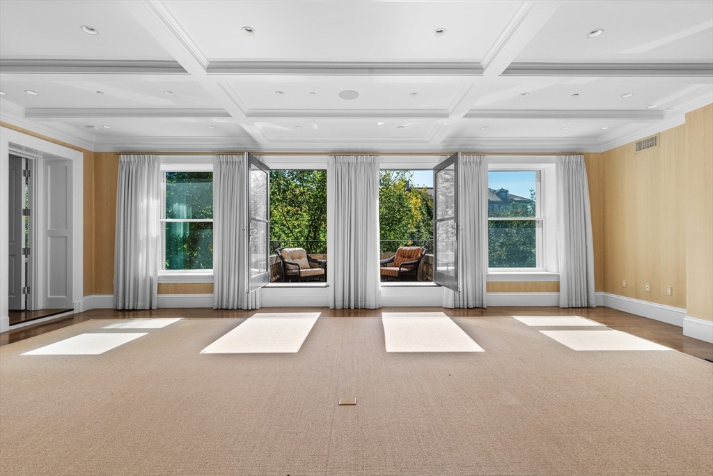 409 Commonwealth Ave, Back Bay