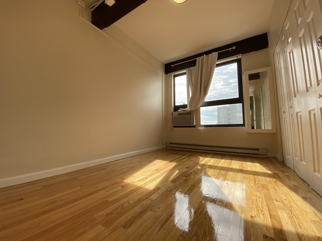 12 Stoneholm St, Fenway