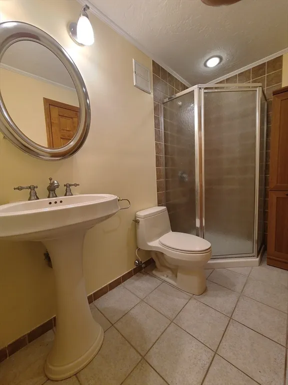 152 Quincy Shore Dr, Quincy