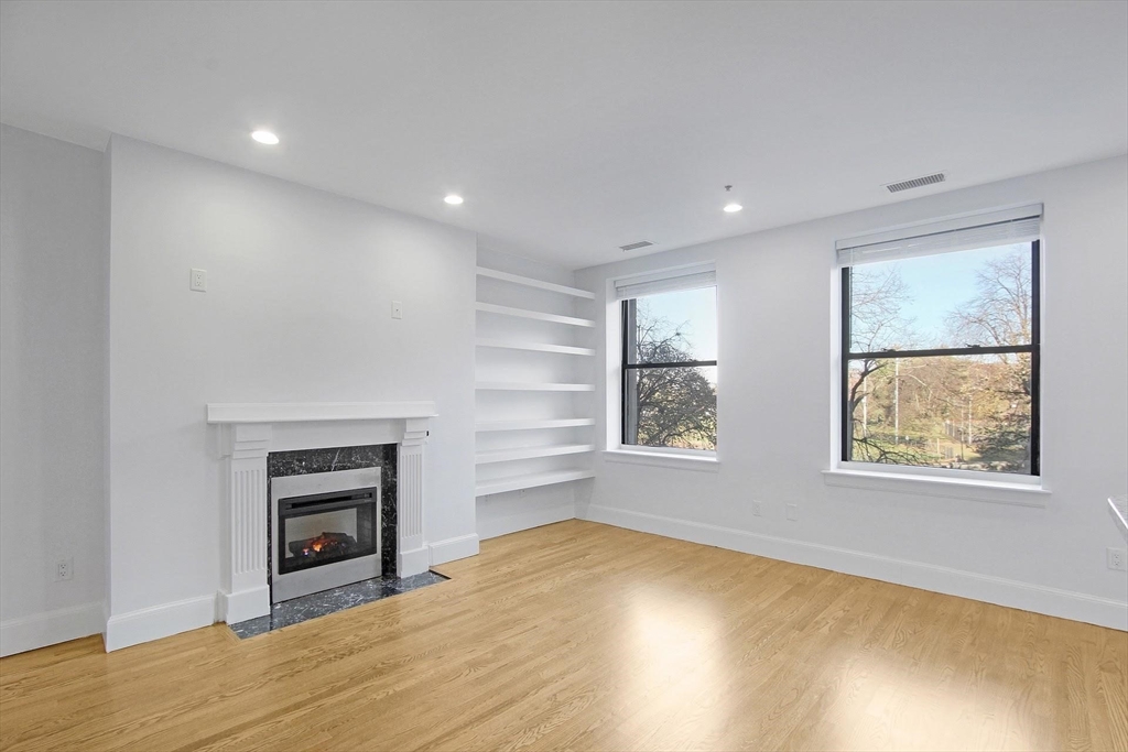 140 Boylston St, Back Bay