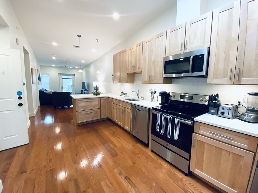 1776 Beacon St, Brookline