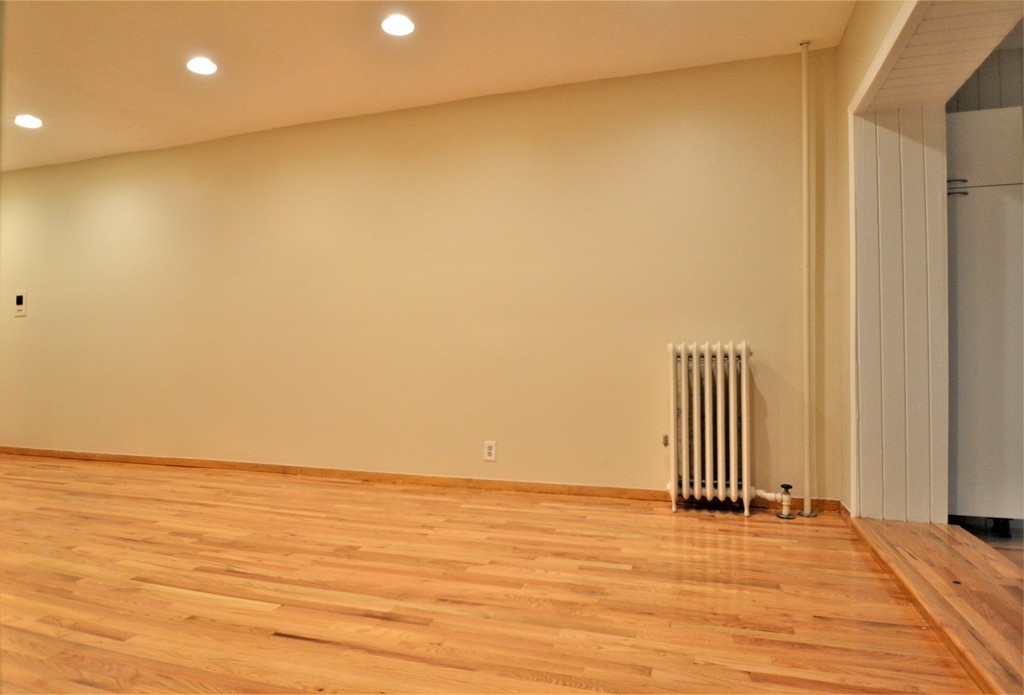 317 Summit Ave, Brighton