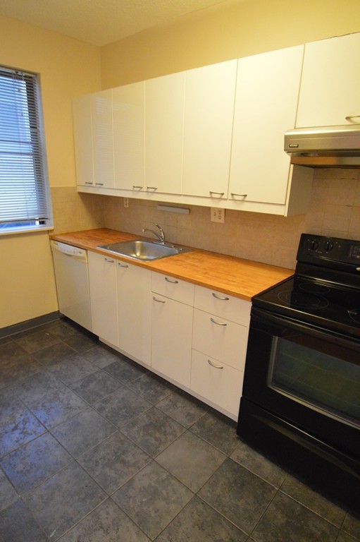 317 Summit Ave, Brighton