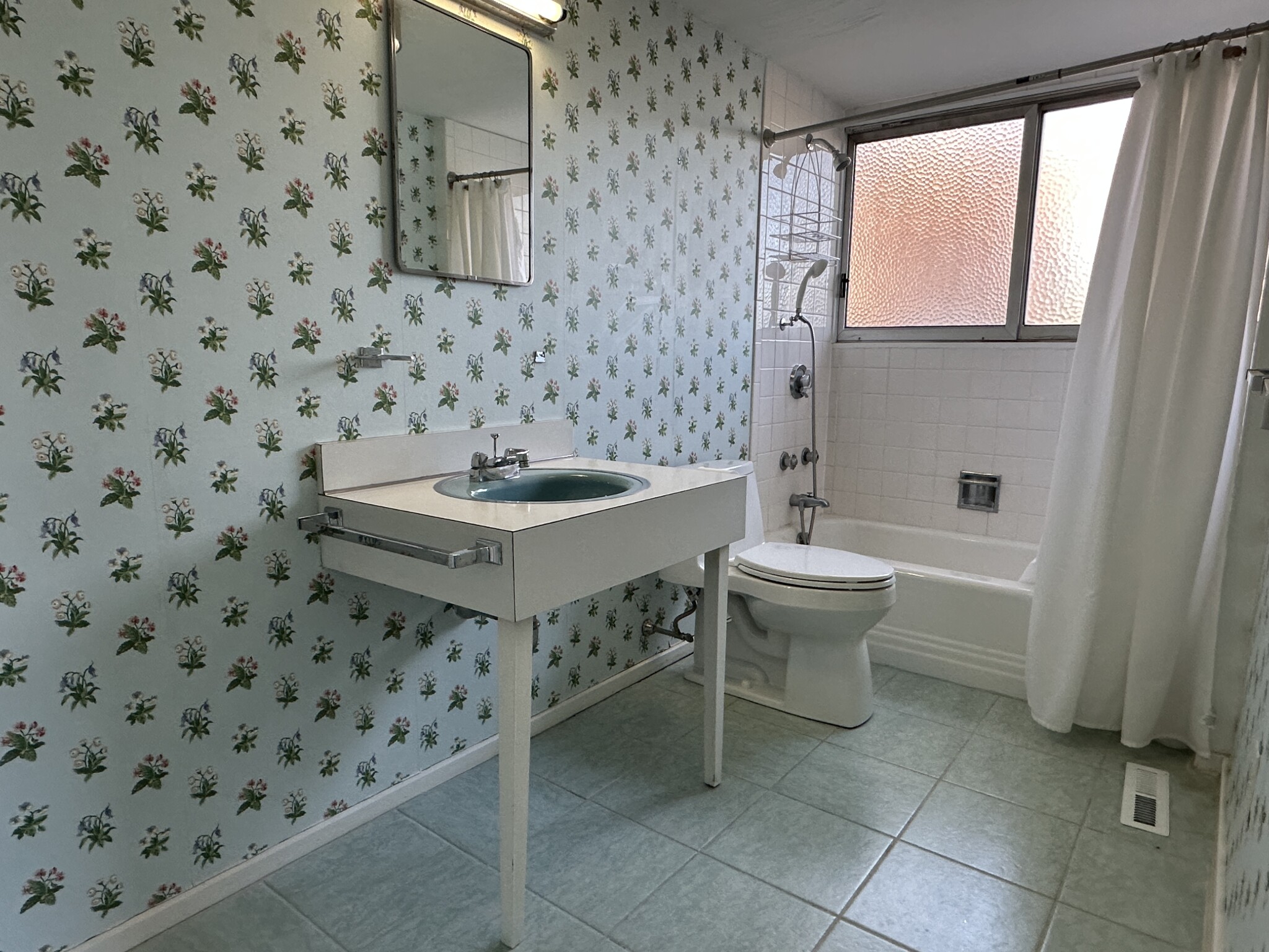 43 Fairgreen Pl, Chestnut Hill