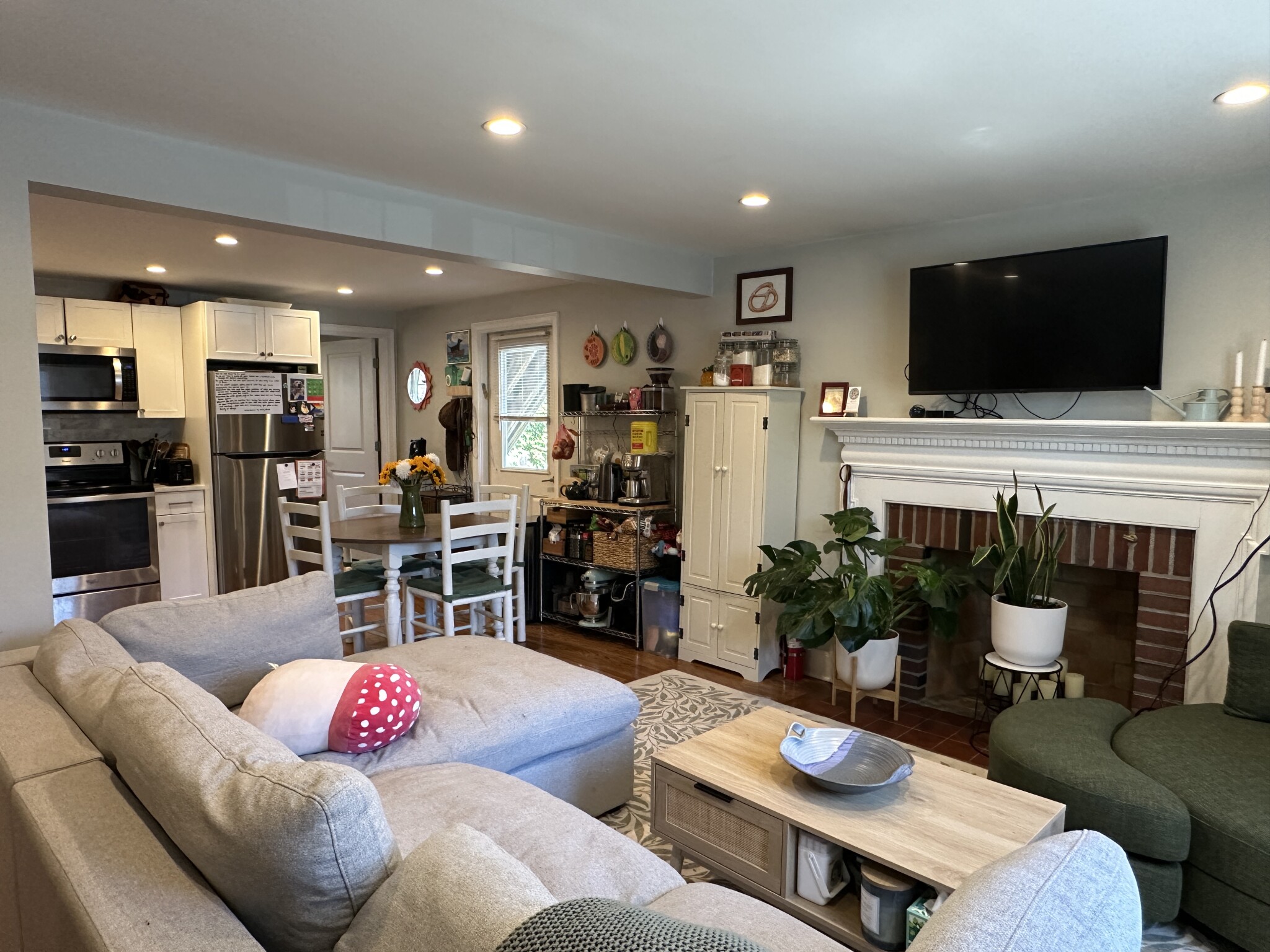 6 Hazelmere Rd, Roslindale