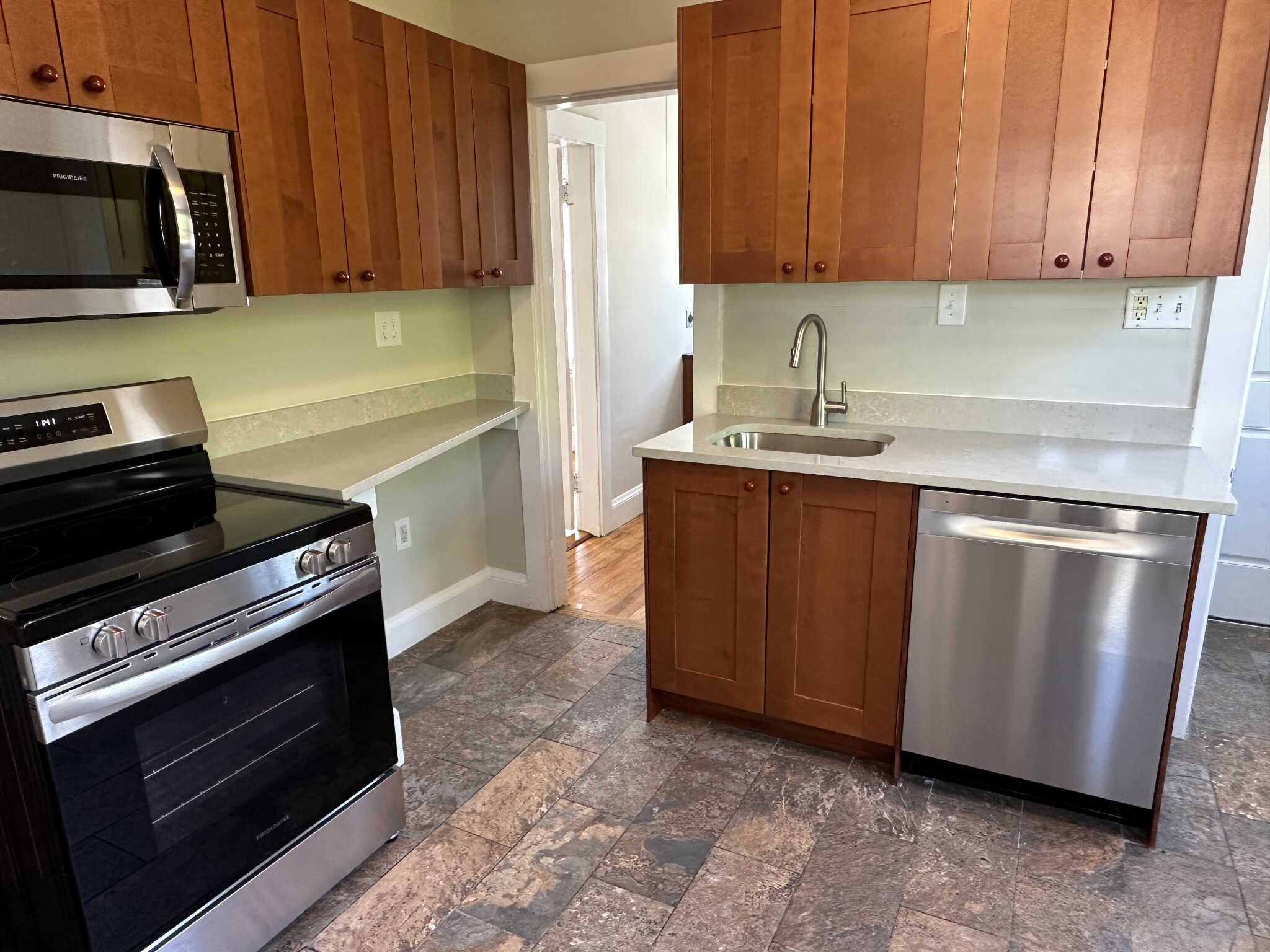 547 Hyde Park Ave, Roslindale