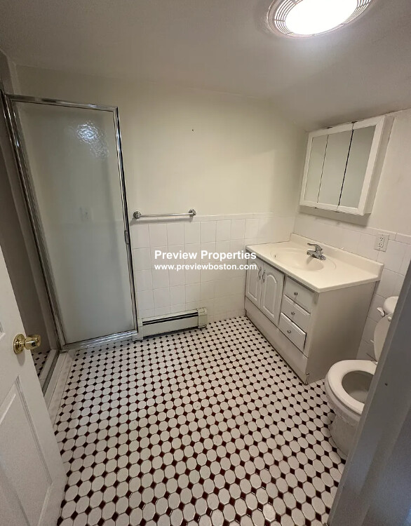 28 Montfern Ave, Oak Square