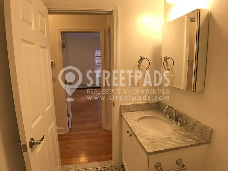 1 Langdon Sq, Neighborhood Nine